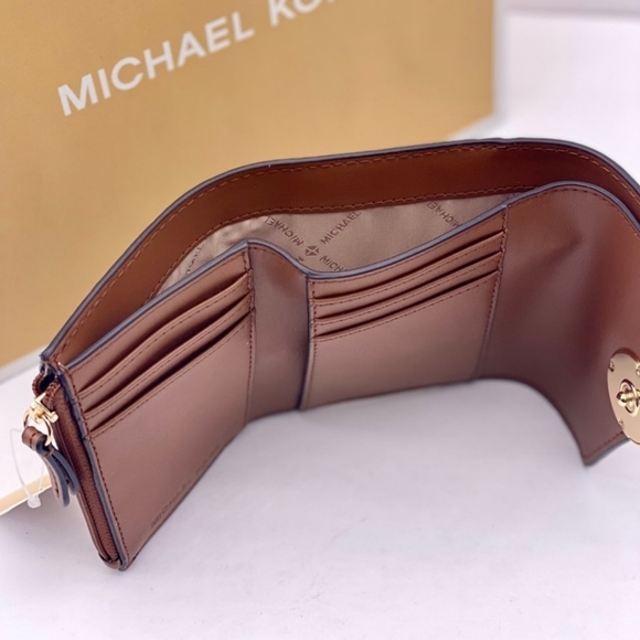 Michael kors wallet - Picture 10 of 12